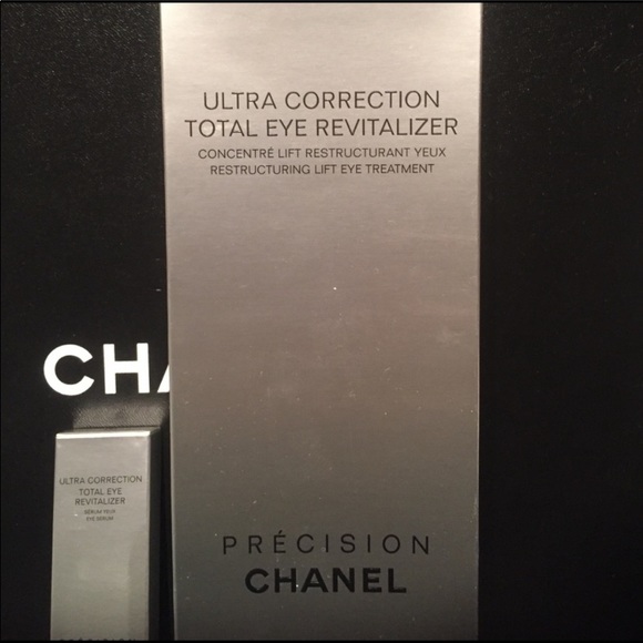 CHANEL ULTRA CORRECTION EYE PATCH.